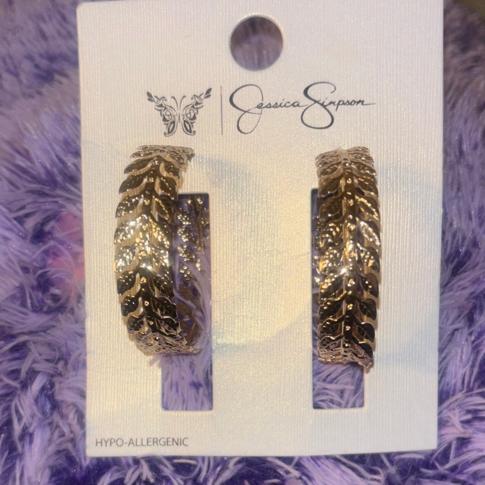 Jessica Simpson Gold Tone Leaf Design Earrings - Picture 2 of 2